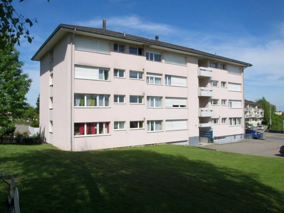 Geräumige 4-Zimmer-Wohnung an zentraler Lage Kopie