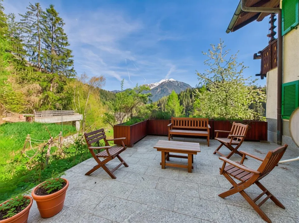 Spacieuse maison de 9 pièces avec une grande liberté d'aménagement à Alvaschein – photo 14 sur 32