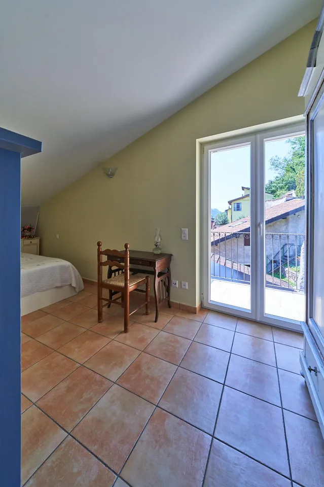 Casa plurifamiliare con tre appartamenti a Melide – Foto 6 von 11