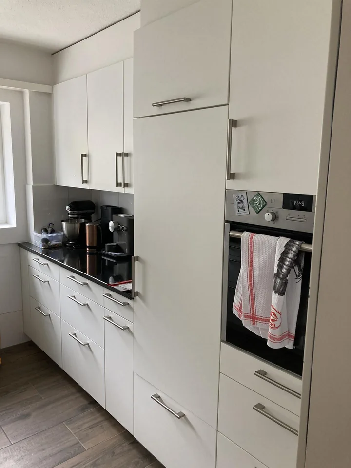 helle 4.5 Zimmerwohnung mit Balkon in Jenins – photo 3 sur 11