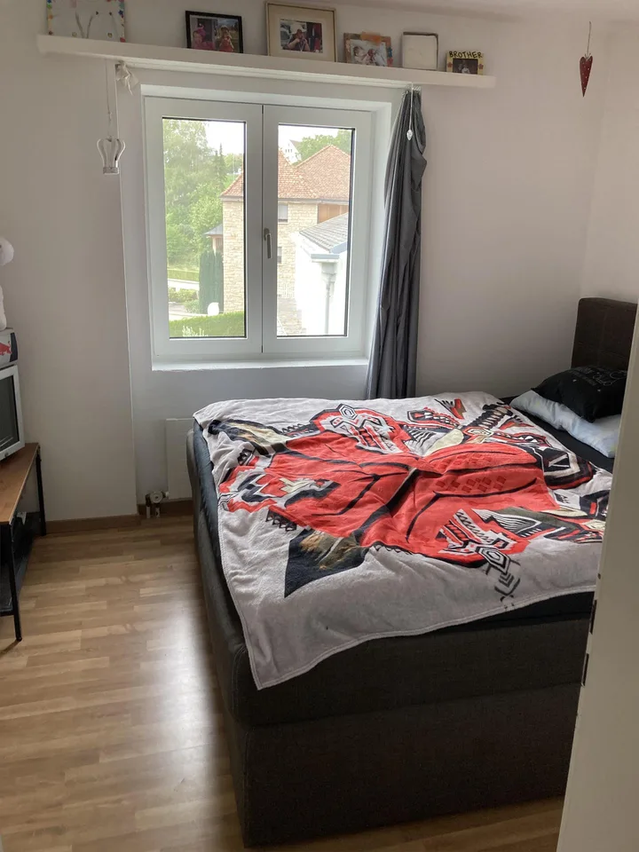 helle 4.5 Zimmerwohnung mit Balkon in Jenins – photo 6 sur 11