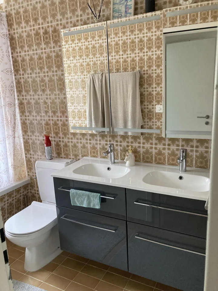 helle 4.5 Zimmerwohnung mit Balkon in Jenins – photo 9 sur 11
