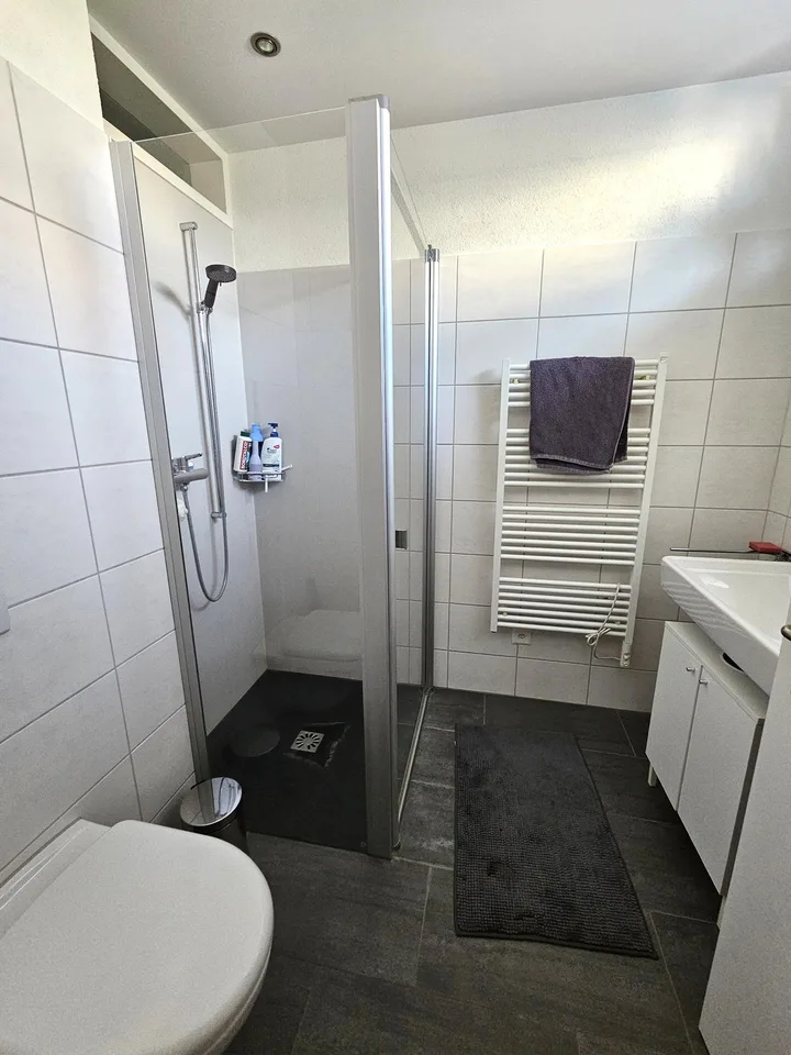 Wohnen mit grossem Sitzplatz an ruhiger Lage!
