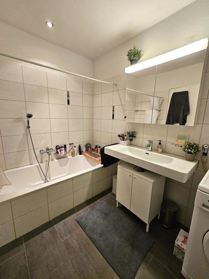 Wohnen mit grossem Sitzplatz an ruhiger Lage!