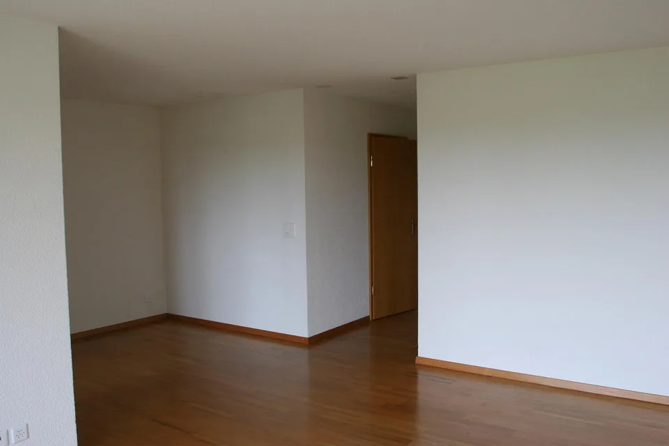 Schöne, helle 4.5 Zimmer Wohnung mit sonnigem Balkon