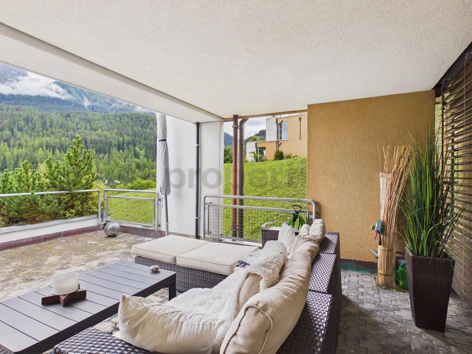 Investir ou vivre à Scuol : Résidence principale ou secondaire, appartement avec terrasse de 3,5 pièces – photo 23 sur 24