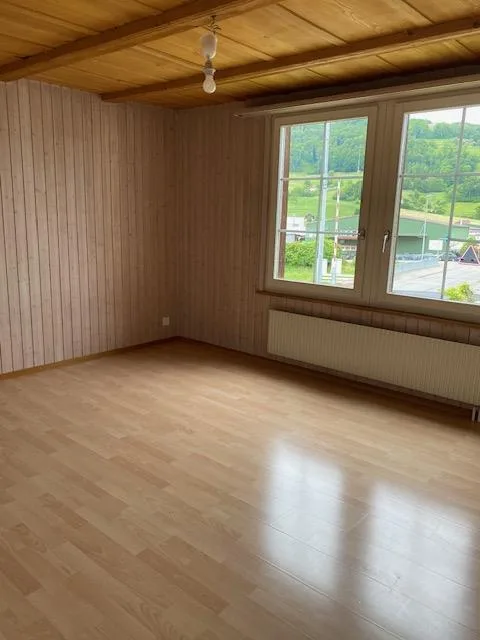 Appartement charmant de 4 pièces à Toffen avec balcon