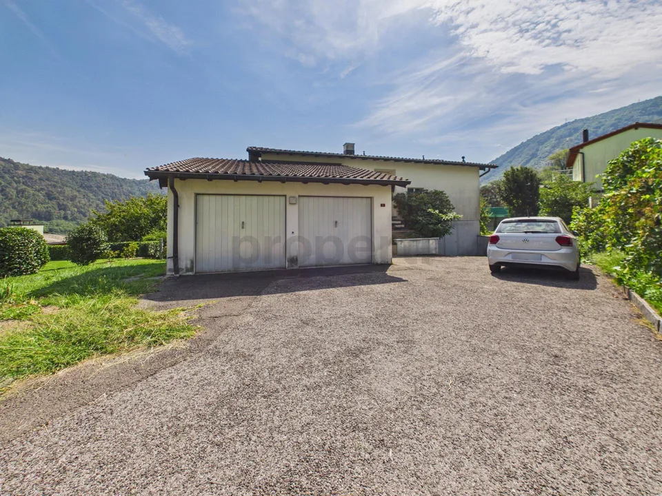 Terreno di 1000 m², ampio potenziale di ristrutturazione e pergola con camino – foto 43 di 43