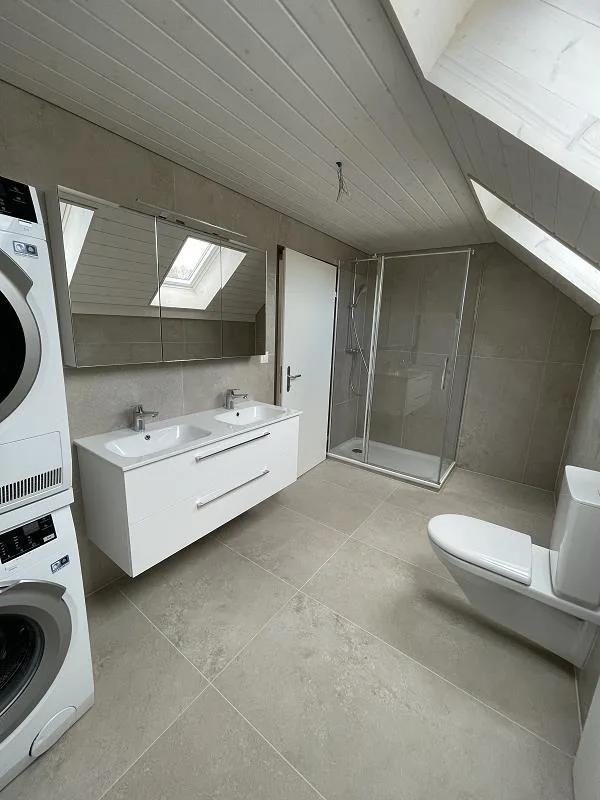 Appartement mansardé charmant dans un lieu idyllique