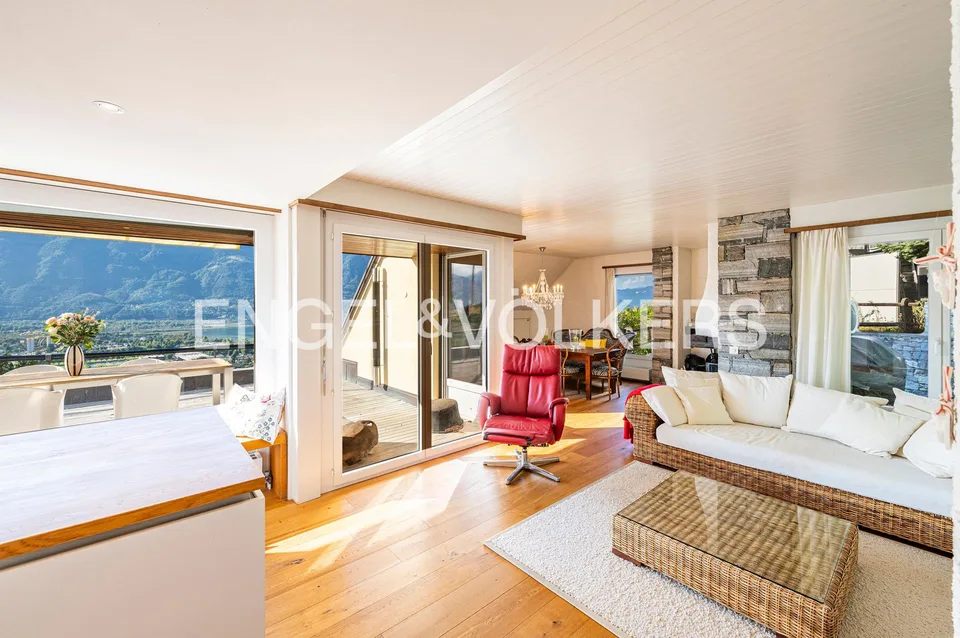 Mansarda con vista lago, terrazza e giardino privato (6) – foto 4 di 10