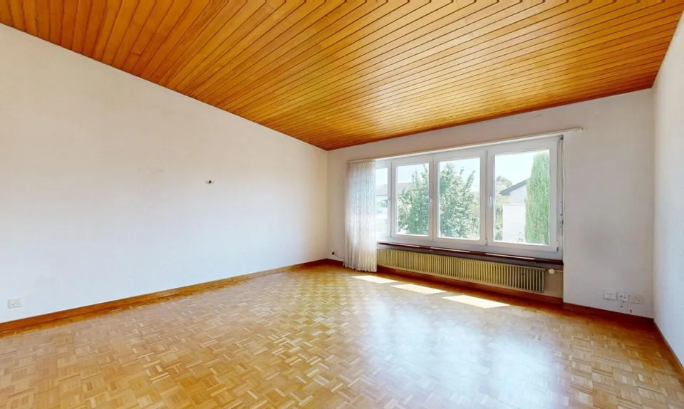 Grosszügiges Einfamilienhaus mit 2 Wohnungen und grossem Garten – Foto 9 von 11