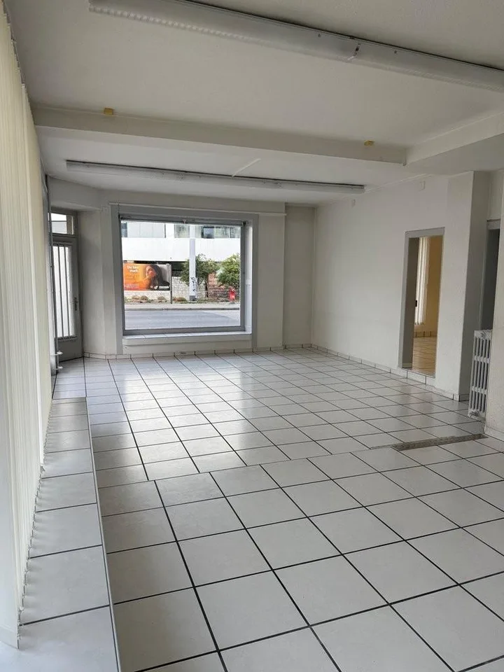 Verwirklichen Sie Ihre Geschäftsidee an bester Sichtlage in Biel! – Foto 3 von 8