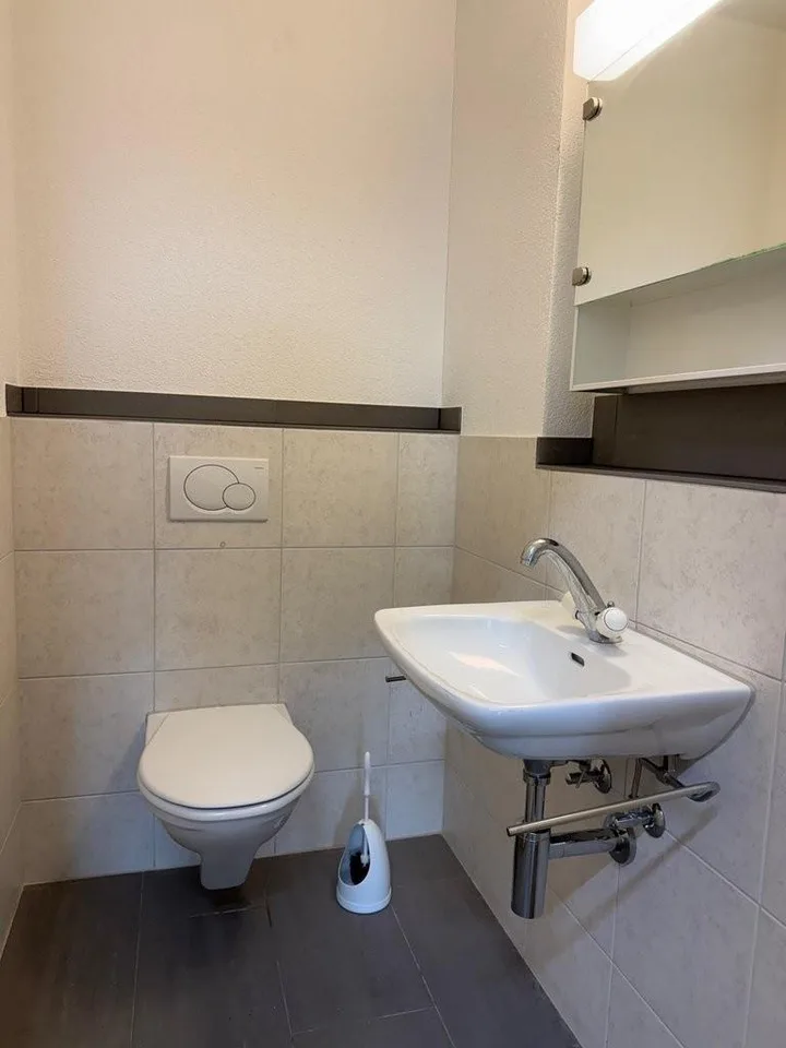 Verwirklichen Sie Ihre Geschäftsidee an bester Sichtlage in Biel! – Foto 7 von 8