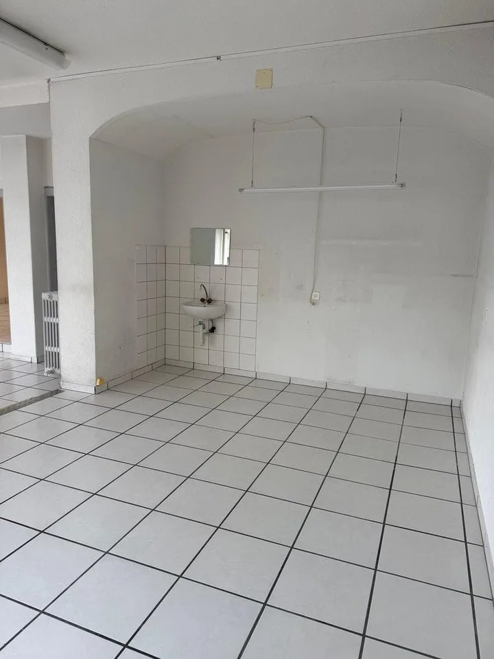 Verwirklichen Sie Ihre Geschäftsidee an bester Sichtlage in Biel! – Foto 6 von 8