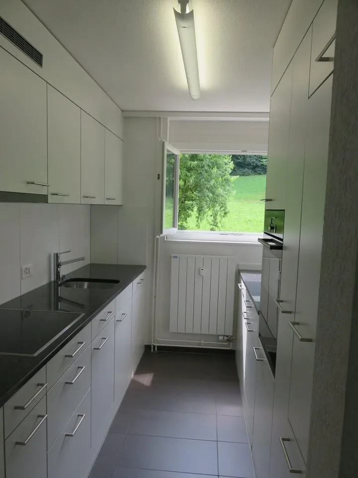 Helle 3-Zimmer-Wohnung mit Balkon in Köniz – Foto 2 von 7