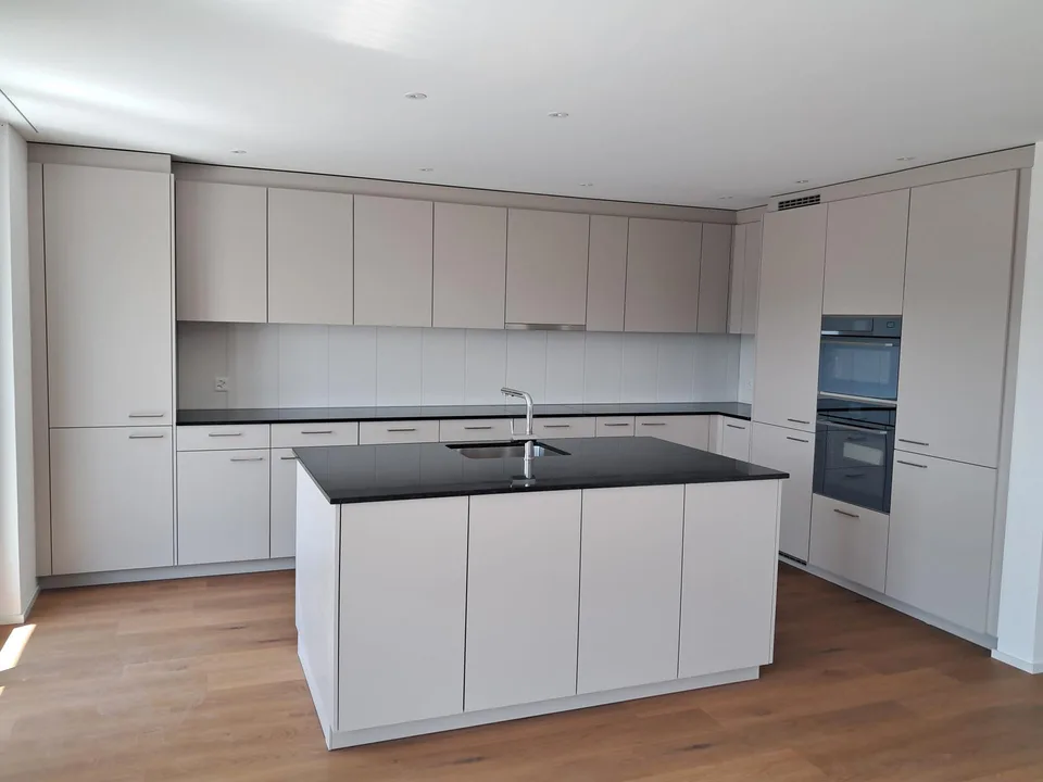 attraktive 5,5 Zimmer-Neubauwohnung