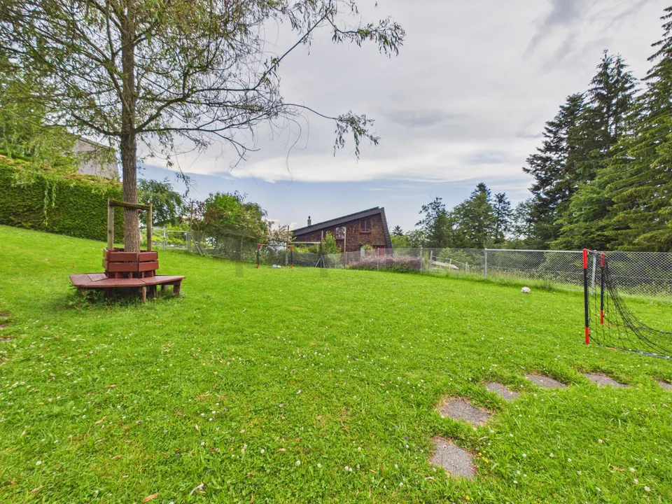 Maison individuelle idyllique avec jardin ensoleillé et piscine à Trogen AR – photo 27 sur 28