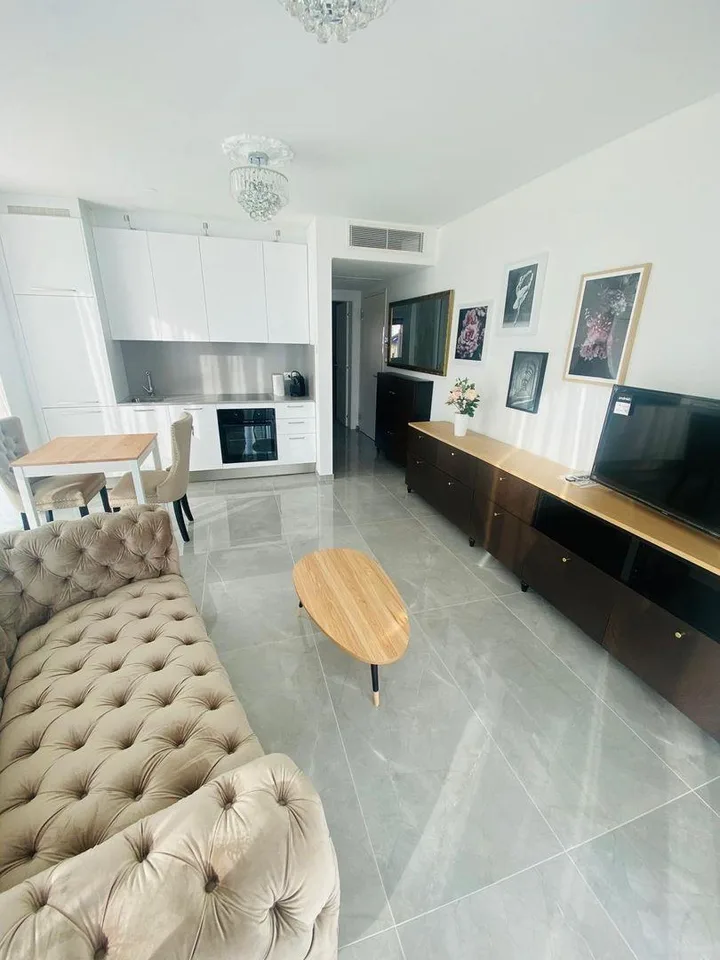 ELEGANTE 2.5-ZIMMER-WOHNUNG IN EINER NEUEN RESIDENZ IN LUGANO – Foto 8 von 13