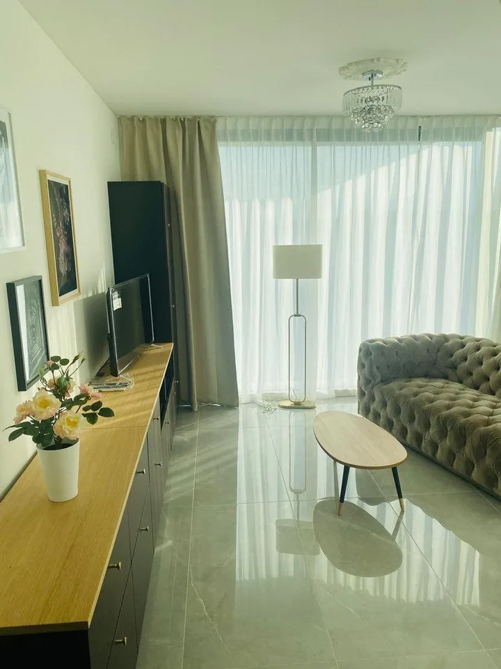 ELEGANTE 2.5-ZIMMER-WOHNUNG IN EINER NEUEN RESIDENZ IN LUGANO – Foto 4 von 13