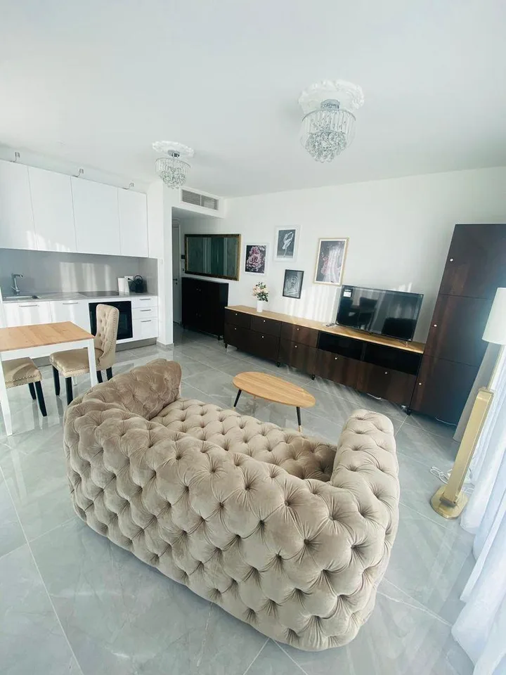 ELEGANTE 2.5-ZIMMER-WOHNUNG IN EINER NEUEN RESIDENZ IN LUGANO – Foto 2 von 13