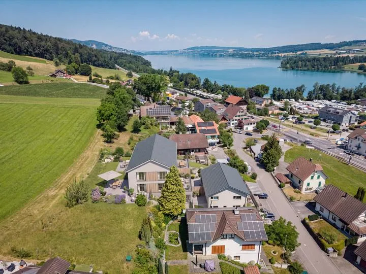 HALLWILERSEE IM BLICK – EXKLUSIVES EINFAMILIENHAUS MIT WEITSICHT – Foto 2 von 8
