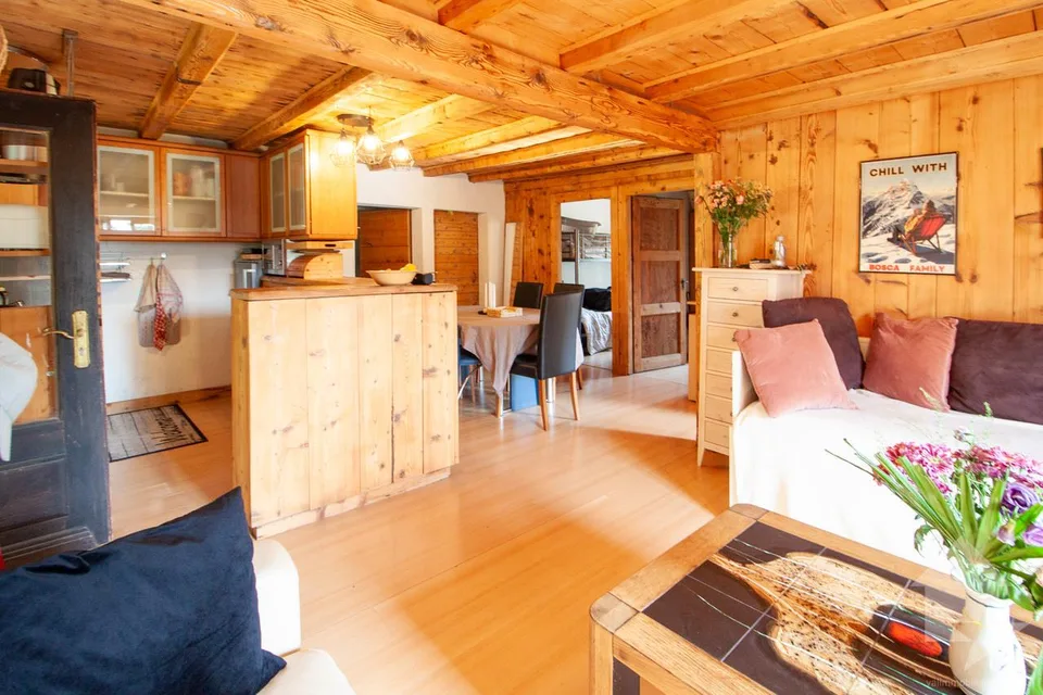 Appartement dans un petit chalet sur les Mayens de Conthey – Foto 3 von 12