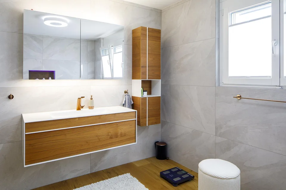 Exklusive 5.5 Zimmer Terrassenwohnung mit Berg- und Panoramasicht – photo 14 sur 21
