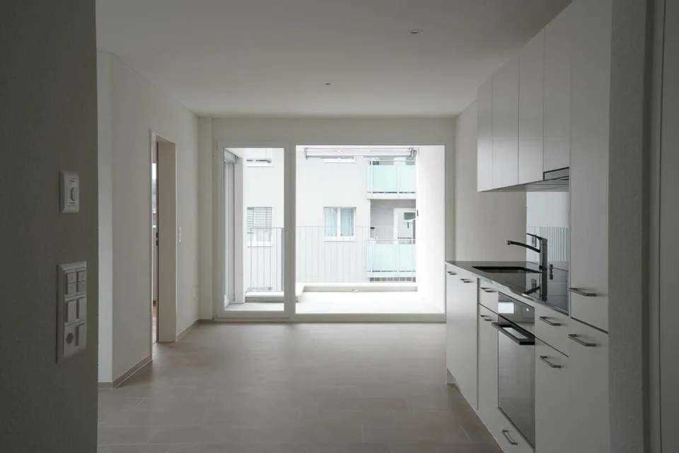Moderne 2.5-Zimmer-Attikawohnung mit Loggia in Bazenheid