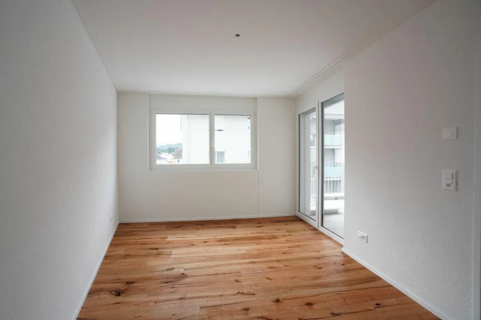 Moderne 2.5-Zimmer-Attikawohnung mit Loggia in Bazenheid