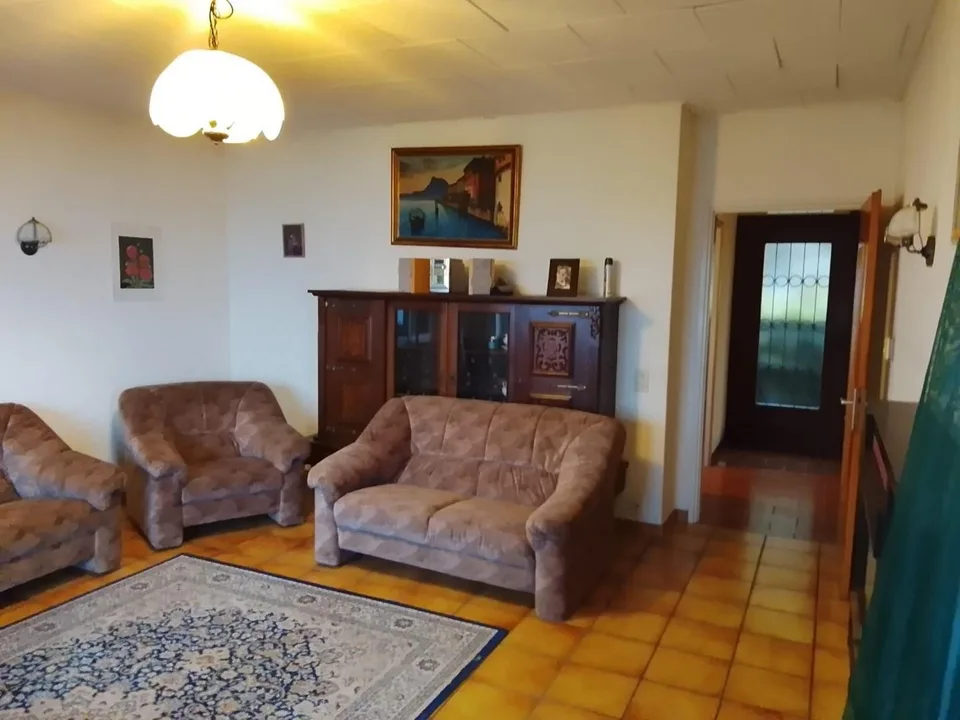 2-Familienhaus an sehr ruhiger, sonniger Aussichtslage / Casa bifam... – Foto 17 von 28