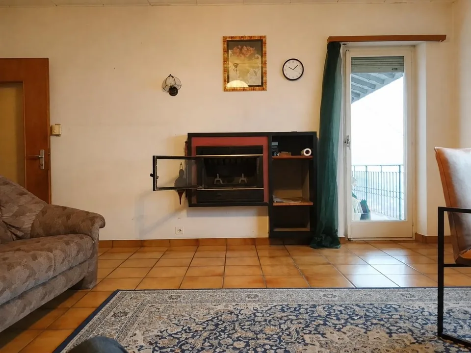 2-Familienhaus an sehr ruhiger, sonniger Aussichtslage / Casa bifam... – Foto 5 von 28