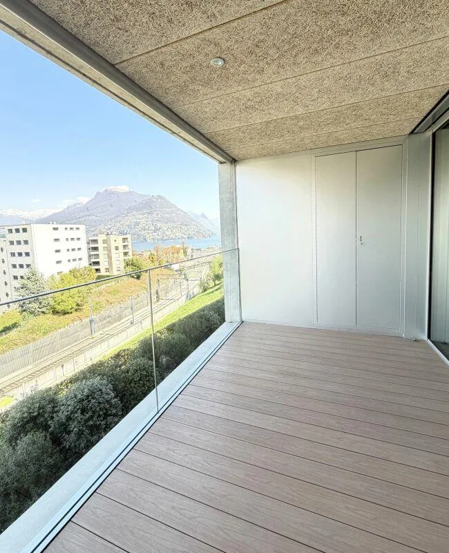 Moderno vista lago 3.5 locali