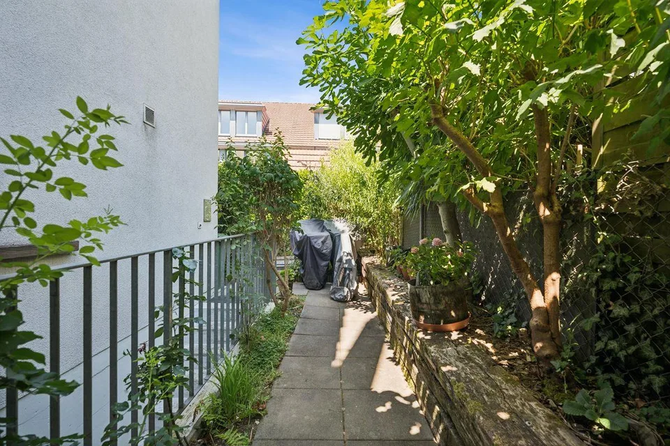 5.5 Zimmer Doppeleinfamilienhaus in Oberwil BL – Foto 6 von 13