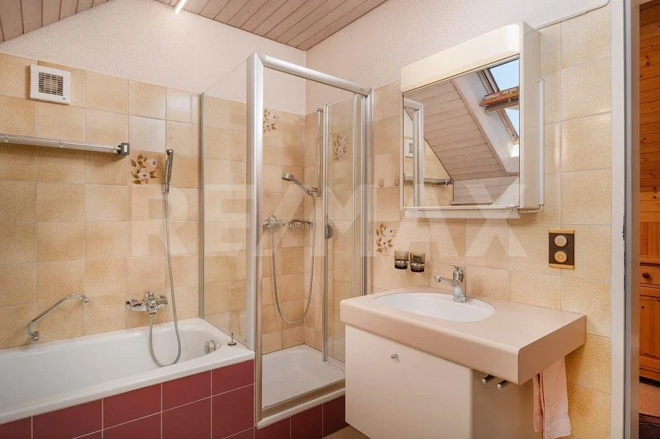 Mitten im Zentrum! Gepflegte Dach-Maisonette-Wohnung – photo 11 sur 13