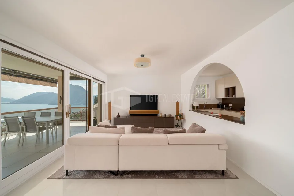 APPARTAMENTO AMMOBILIATO CON VISTA LAGO – photo 2 of 14
