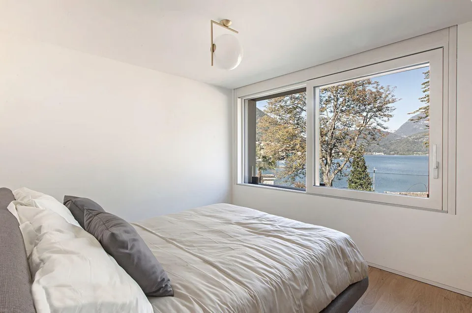 NUOVA CASA DI 6.5 LOCALI SUL LAGO