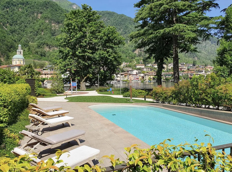 NUOVA CASA DI 6.5 LOCALI SUL LAGO