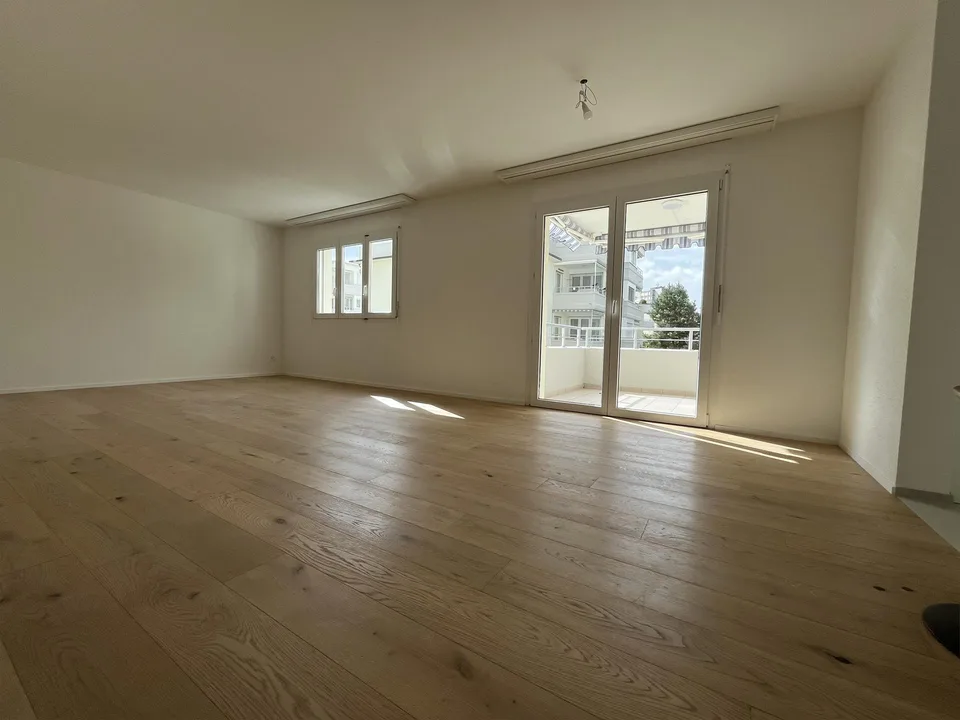 ERSTBEZUG nach vollständiger Renovation - 109 m2 mit Balkon und Lift – foto 7 di 30