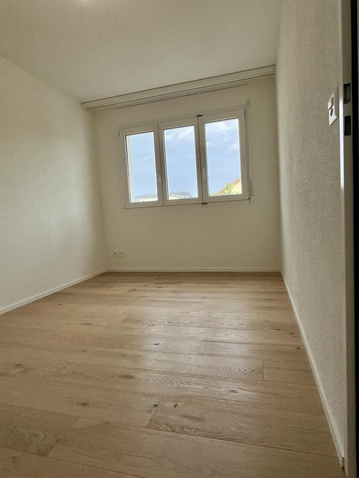 ERSTBEZUG nach vollständiger Renovation - 109 m2 mit Balkon und Lift – foto 22 di 30