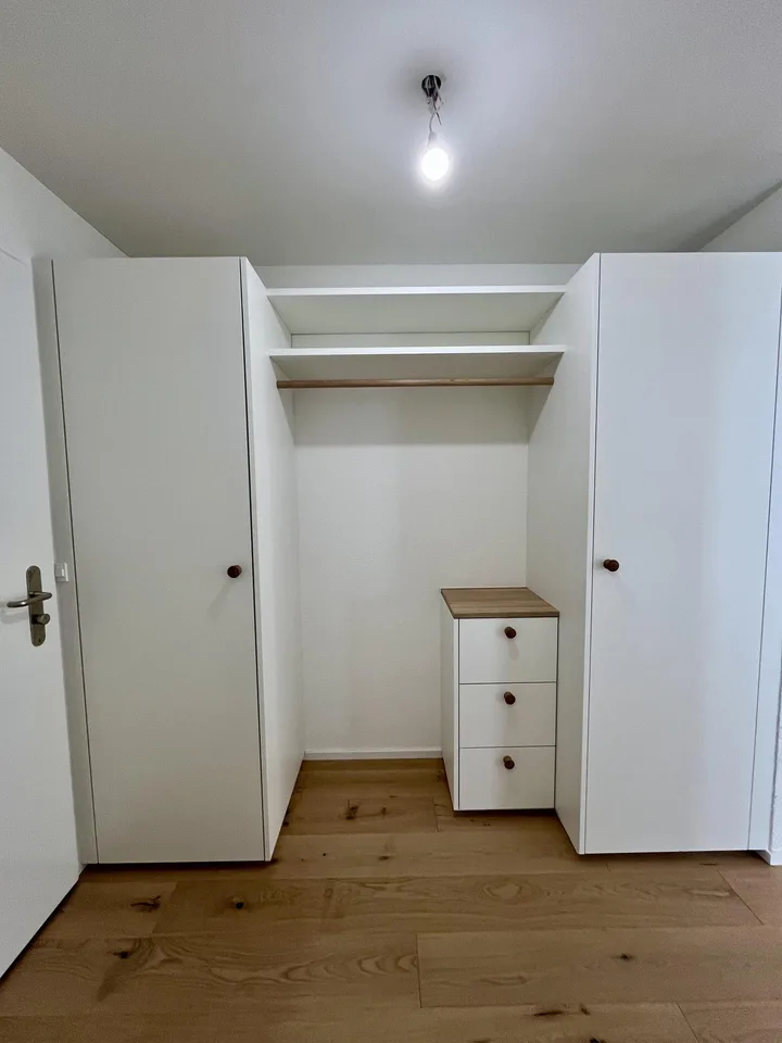 ERSTBEZUG nach vollständiger Renovation - 109 m2 mit Balkon und Lift – foto 5 di 30