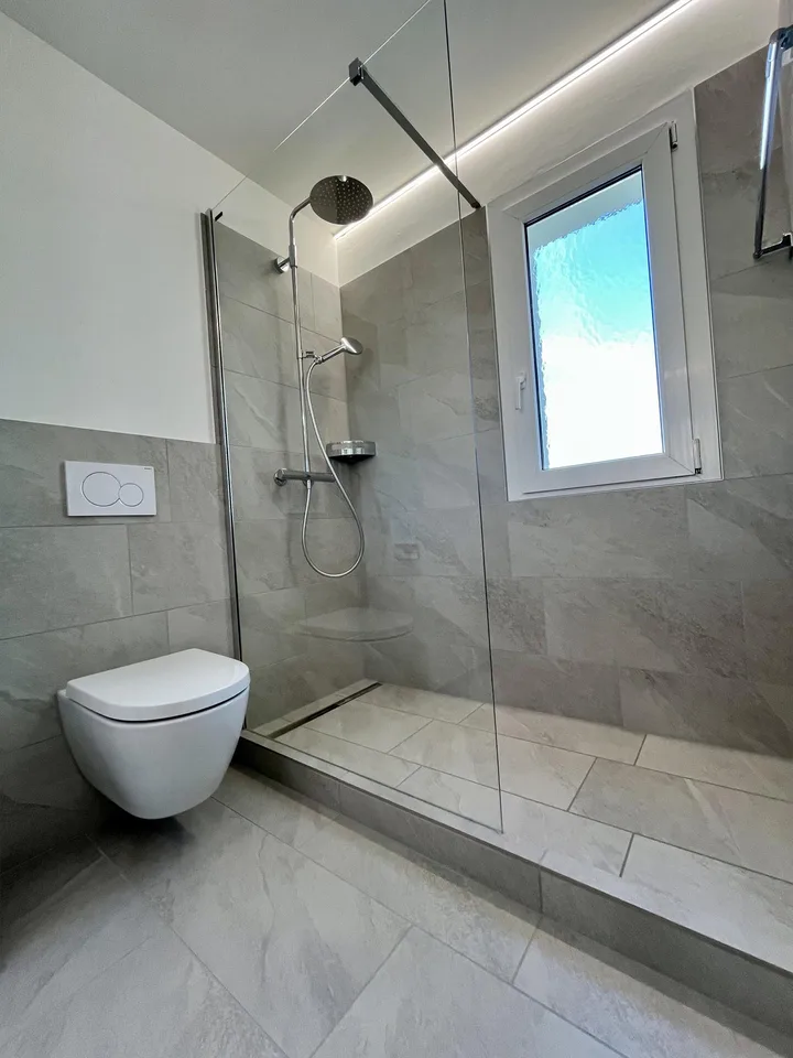 ERSTBEZUG nach vollständiger Renovation - 109 m2 mit Balkon und Lift – foto 18 di 30