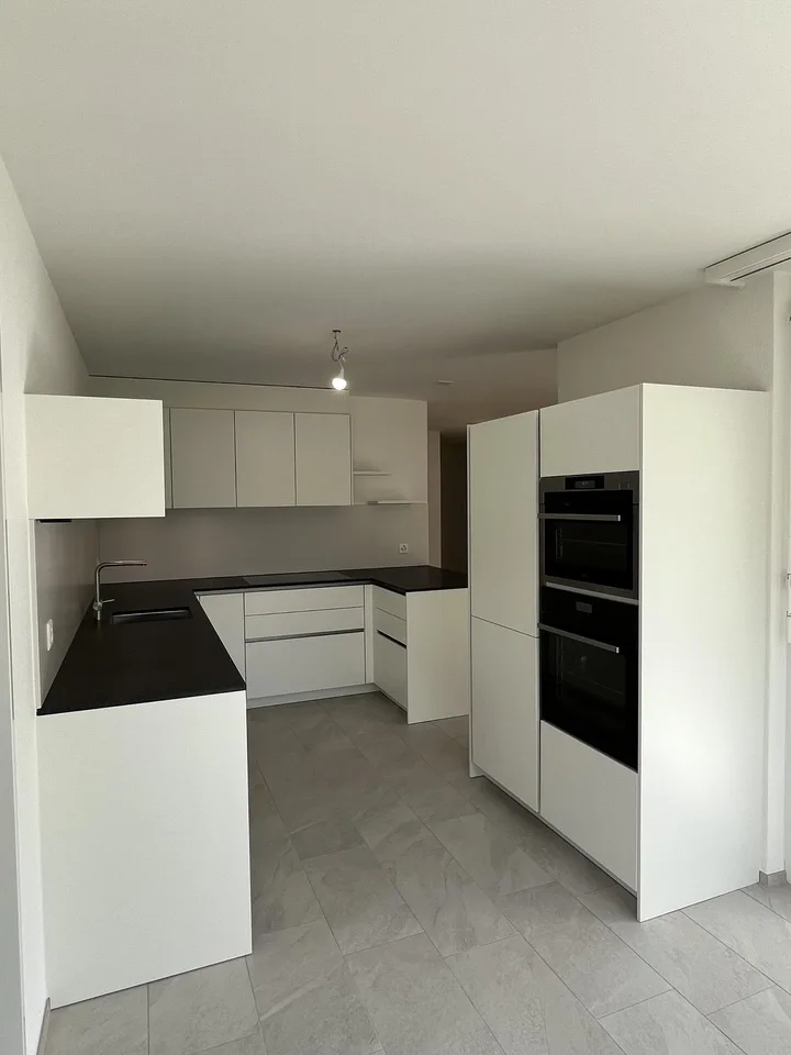 ERSTBEZUG nach vollständiger Renovation - 109 m2 mit Balkon und Lift – foto 11 di 30