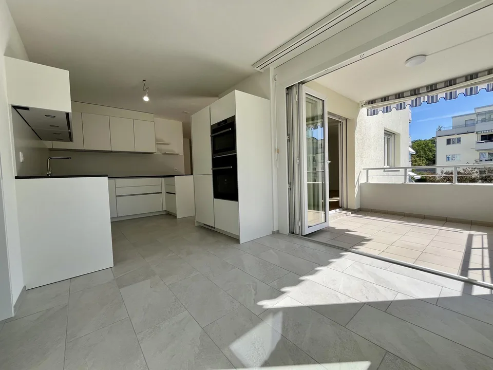 ERSTBEZUG nach vollständiger Renovation - 109 m2 mit Balkon und Lift – foto 12 di 30