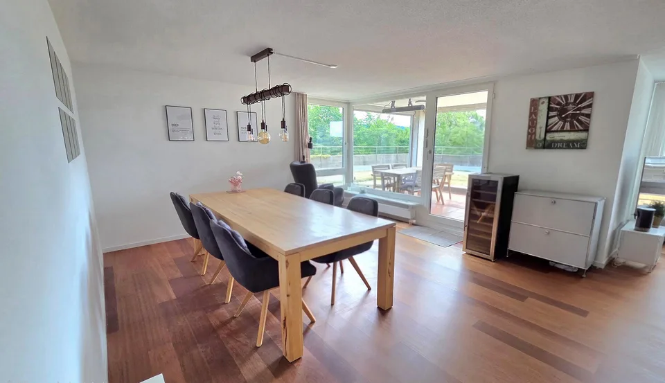 Stilvolle 5.5-Zimmer-Wohnung mit Alpsteinblick und Wellnessoase – photo 2 sur 8