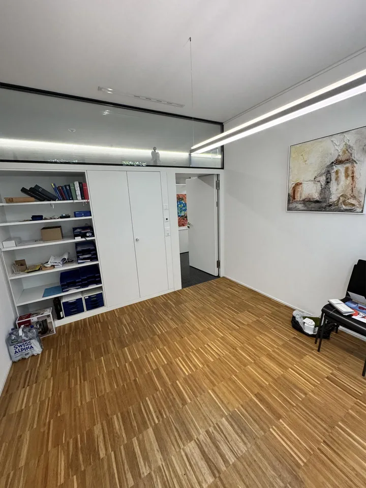 Vielseitige Büro- oder Praxisfläche an zentraler Lage – Foto 7 von 16
