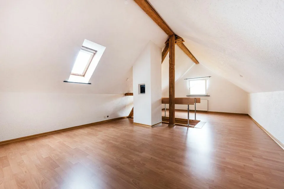 Atelier d'habitation dans un style de bâtiment ancien idyllique