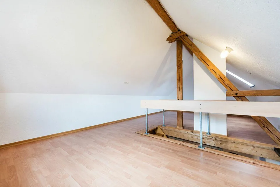 Atelier d'habitation dans un style de bâtiment ancien idyllique