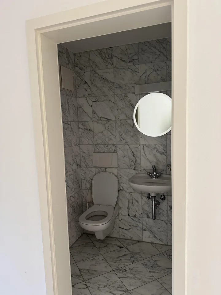 Grosszügige 5.5-Zimmer-Erdgeschosswohnung mit Gartensitzplatz