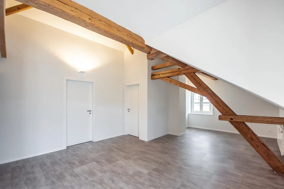 Traumhaftschöne, 4½-Zimmer-Dachwohnung in Altbau im Herzen von Eschenz