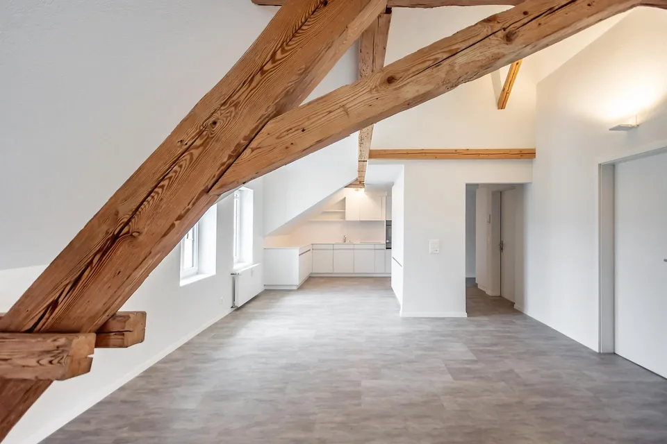 Traumhaftschöne, 4½-Zimmer-Dachwohnung in Altbau im Herzen von Eschenz